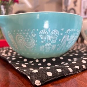 Pyrex Turquoise Bowl with White Folk Art